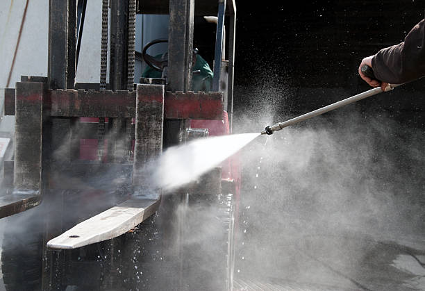  Palm River Clair Mel, FL Pressure Washing Pros